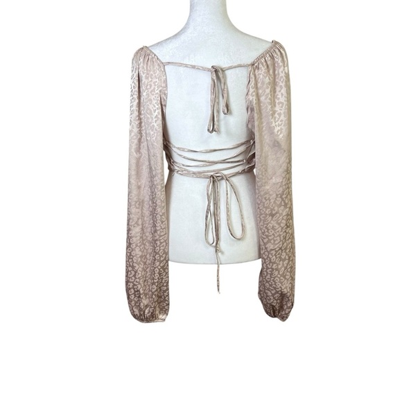 LE LIS Collection Crop Backless Peasant Top Champagne Balloon Sleeve Size Large - Picture 4 of 7